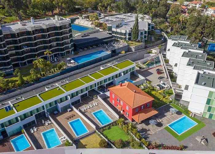 Century House With Private Pool By Hr Madeira